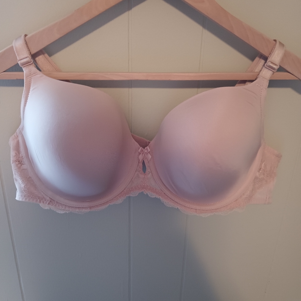 Elegant Pink Lace Bra